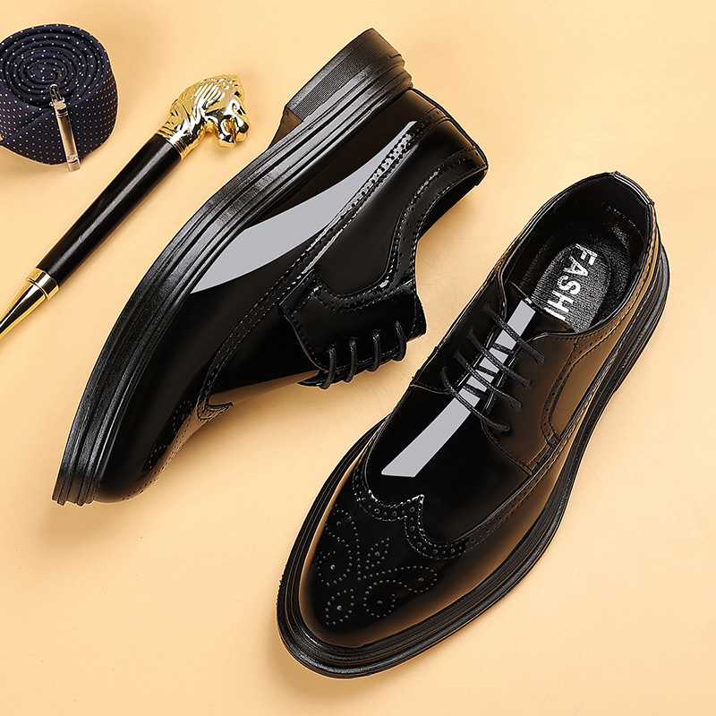 Leather Work Oxfords - Chaussures habillées en cuir verni pour